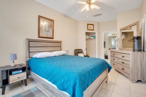 Townhouse in Kissimmee, Florida 4 bedrooms, 152.82 sq.m. № 1717890 - photo 15