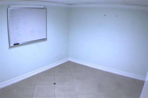 Commercial property in Margate, Florida № 1097675 - photo 1