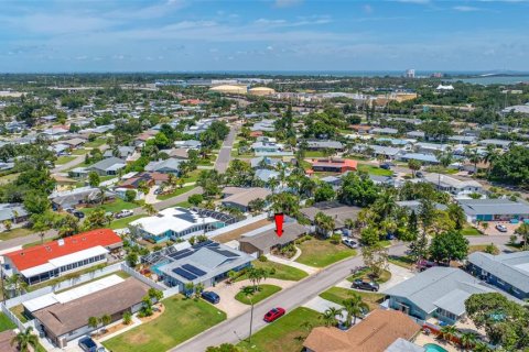 Villa ou maison à louer à Saint Petersburg, Floride: 2 chambres, 112.6 m2 № 2096042 - photo 3
