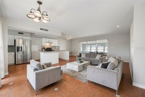 Villa ou maison à louer à Saint Petersburg, Floride: 2 chambres, 112.6 m2 № 2096042 - photo 5