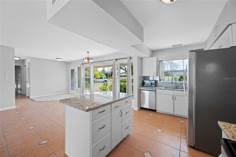 Villa ou maison à louer à Saint Petersburg, Floride: 2 chambres, 112.6 m2 № 2096042 - photo 18