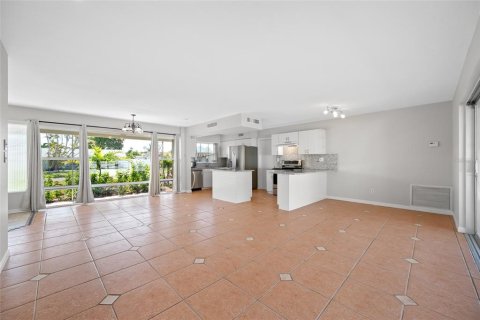 Villa ou maison à louer à Saint Petersburg, Floride: 2 chambres, 112.6 m2 № 2096042 - photo 23