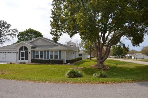 House in Ocala, Florida 2 bedrooms, 159.88 sq.m. № 1519289 - photo 3