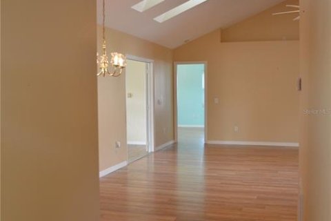 House in Ocala, Florida 2 bedrooms, 159.88 sq.m. № 1519289 - photo 10