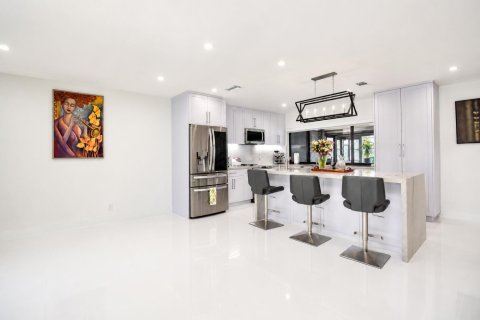 House in Cooper City, Florida 3 bedrooms, 182.83 sq.m. № 2190297 - photo 12