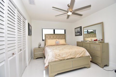House in Cooper City, Florida 3 bedrooms, 182.83 sq.m. № 2190297 - photo 21