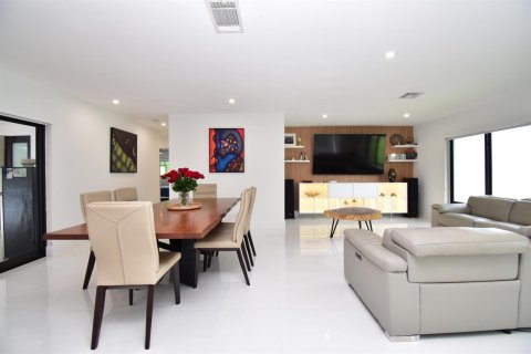 House in Cooper City, Florida 3 bedrooms, 182.83 sq.m. № 2190297 - photo 16