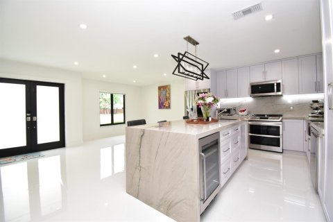 House in Cooper City, Florida 3 bedrooms, 182.83 sq.m. № 2190297 - photo 15