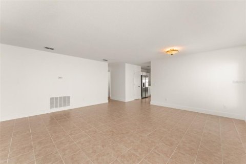 Villa ou maison à louer à Orlando, Floride: 4 chambres, 177.72 m2 № 2387551 - photo 7