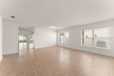 Villa ou maison à louer à Orlando, Floride: 4 chambres, 177.72 m2 № 2387551 - photo 6