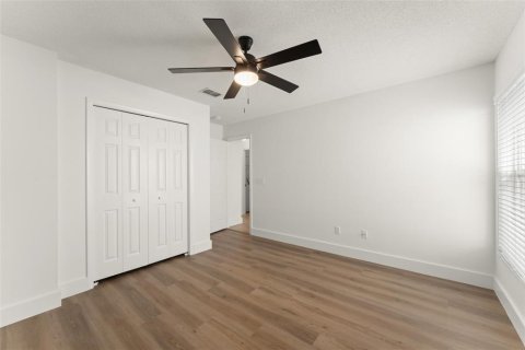 Villa ou maison à louer à Orlando, Floride: 4 chambres, 177.72 m2 № 2387551 - photo 15