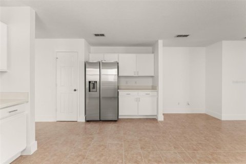 Villa ou maison à louer à Orlando, Floride: 4 chambres, 177.72 m2 № 2387551 - photo 18