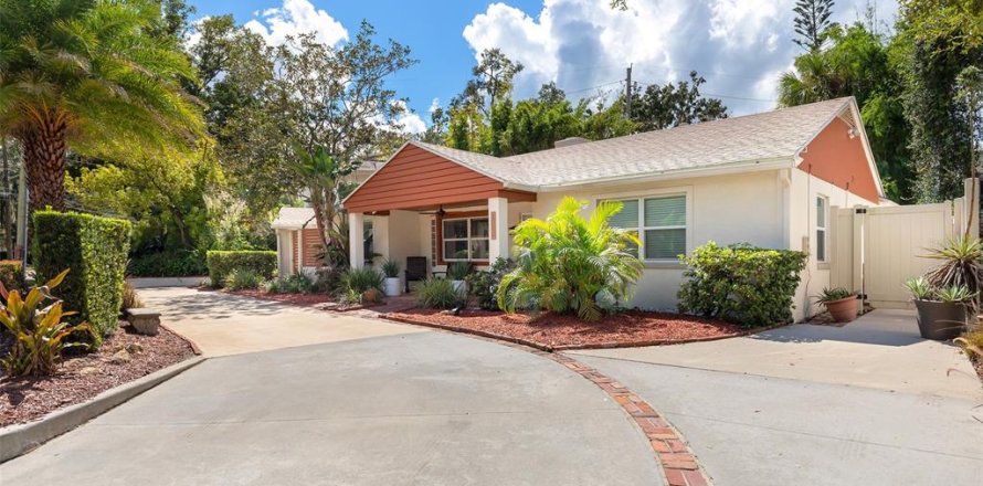 House in Orlando, Florida 3 bedrooms, 141.4 sq.m. № 2429082