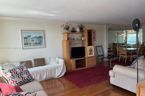 Condominio en alquiler en Hallandale Beach, Florida, 1 dormitorio, 85.84 m2 № 1936386 - foto 6