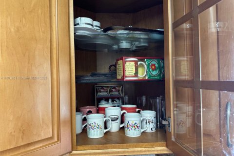 Condominio en alquiler en Hallandale Beach, Florida, 1 dormitorio, 85.84 m2 № 1936386 - foto 14