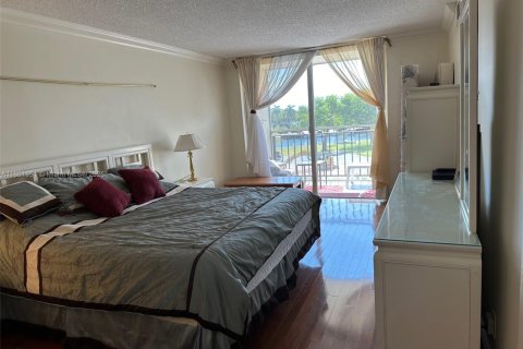 Condominio en alquiler en Hallandale Beach, Florida, 1 dormitorio, 85.84 m2 № 1936386 - foto 17