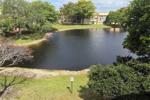 Снять в аренду кондоминиум в Тамарак, Флорида 1 спальня, 61.32м2, № 2060996 - фото 12