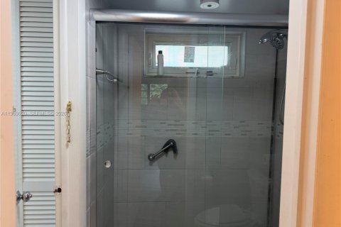 Снять в аренду кондоминиум в Тамарак, Флорида 1 спальня, 61.32м2, № 2060996 - фото 10