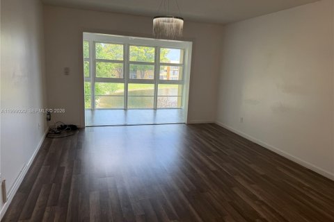 Снять в аренду кондоминиум в Тамарак, Флорида 1 спальня, 61.32м2, № 2060996 - фото 2