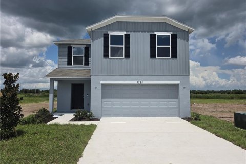 House in Poinciana, Florida 4 bedrooms, 164.44 sq.m. № 2358369