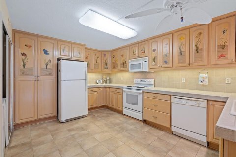 Condo in Ormond Beach, Florida, 2 bedrooms  № 1894288 - photo 15