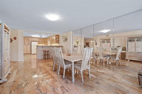 Condo in Ormond Beach, Florida, 2 bedrooms  № 1894288 - photo 11