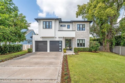 Casa en venta en Winter Park, Florida, 5 dormitorios, 291.06 m2 № 1686450 - foto 1
