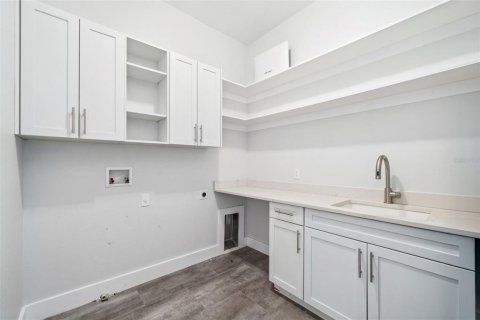 Casa en venta en Winter Park, Florida, 5 dormitorios, 291.06 m2 № 1686450 - foto 30