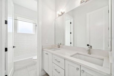 Casa en venta en Winter Park, Florida, 5 dormitorios, 291.06 m2 № 1686450 - foto 27