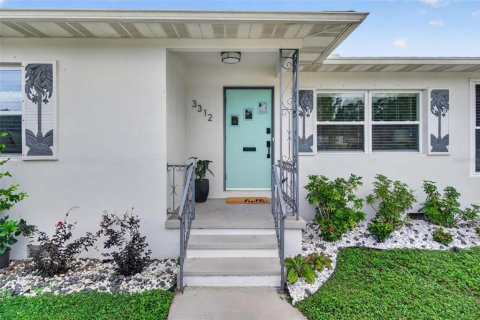 Villa ou maison à Saint Petersburg, Floride 2 chambres, 101.45 m2 № 2425308