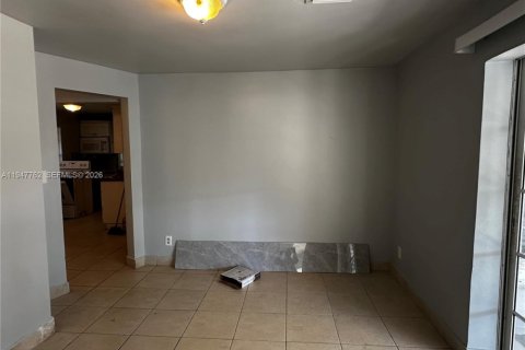 Снять в аренду квартиру в Халландейл-Бич, Флорида 2 спальни, 264.59м2, № 2003790 - фото 15