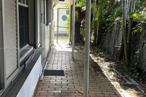 Снять в аренду квартиру в Халландейл-Бич, Флорида 2 спальни, 264.59м2, № 2003790 - фото 28