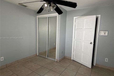 Снять в аренду квартиру в Халландейл-Бич, Флорида 2 спальни, 264.59м2, № 2003790 - фото 13