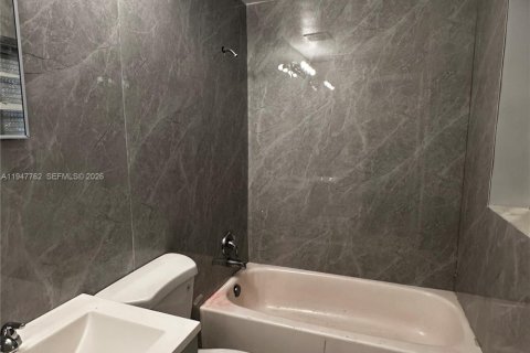 Снять в аренду квартиру в Халландейл-Бич, Флорида 2 спальни, 264.59м2, № 2003790 - фото 12