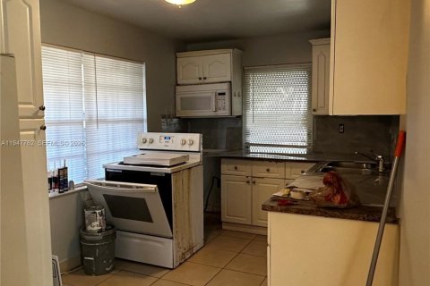 Снять в аренду квартиру в Халландейл-Бич, Флорида 2 спальни, 264.59м2, № 2003790 - фото 7