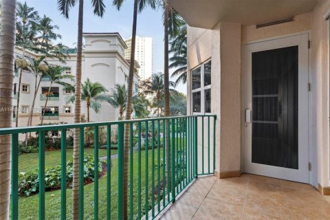 Condo in Aventura, Florida, 2 bedrooms  № 2008078 - photo 12