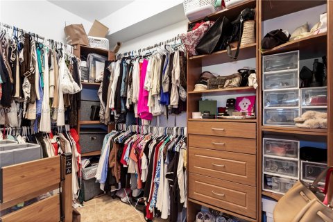 Condo in Aventura, Florida, 2 bedrooms  № 2008078 - photo 8