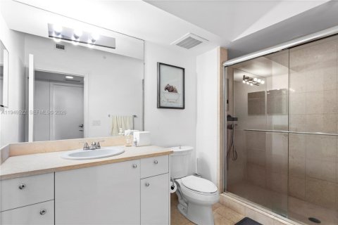 Condo in Aventura, Florida, 2 bedrooms  № 2008078 - photo 10