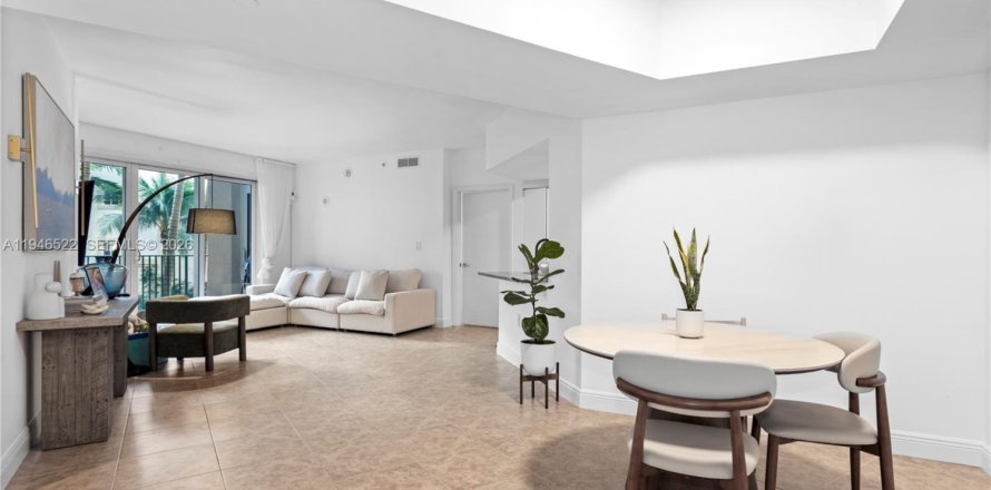 Condo in Aventura, Florida, 2 bedrooms  № 2008078