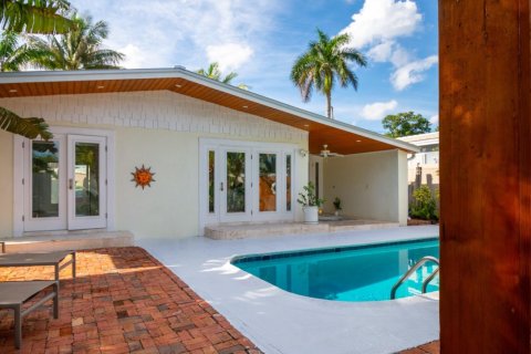 Villa ou maison à vendre à Fort Lauderdale, Floride: 5 chambres, 240.34 m2 № 1121195 - photo 1