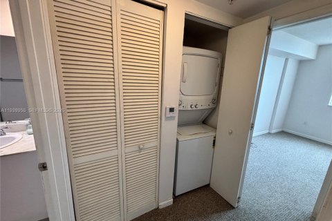 Condo in Aventura, Florida, 2 bedrooms  № 1997293 - photo 7