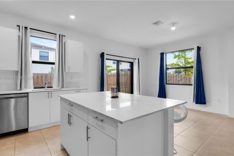 Купить таунхаус в Майами, Флорида 3 спальни, 168.34м2, № 1954229 - фото 7