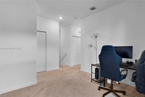 Купить таунхаус в Майами, Флорида 3 спальни, 168.34м2, № 1954229 - фото 26