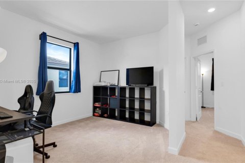 Купить таунхаус в Майами, Флорида 3 спальни, 168.34м2, № 1954229 - фото 24