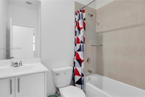 Купить таунхаус в Майами, Флорида 3 спальни, 168.34м2, № 1954229 - фото 27