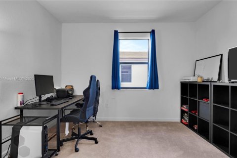 Купить таунхаус в Майами, Флорида 3 спальни, 168.34м2, № 1954229 - фото 25