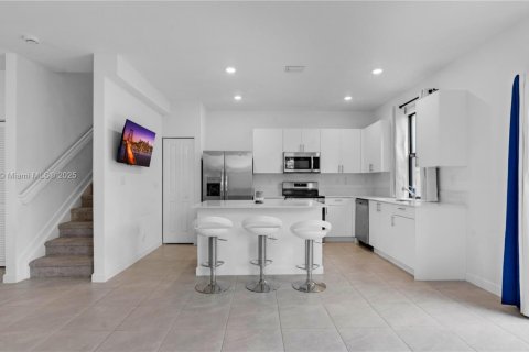 Купить таунхаус в Майами, Флорида 3 спальни, 168.34м2, № 1954229 - фото 5