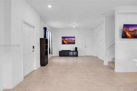 Купить таунхаус в Майами, Флорида 3 спальни, 168.34м2, № 1954229 - фото 14