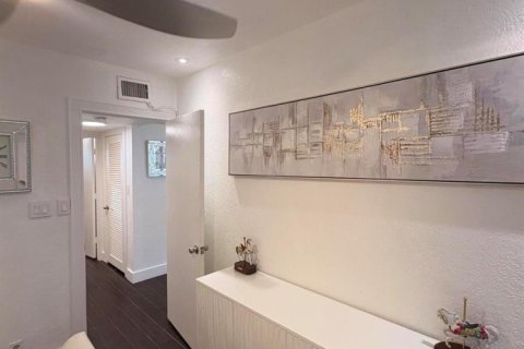 Condominio en alquiler en Fort Lauderdale, Florida, 2 dormitorios, 55.74 m2 № 2085952 - foto 15