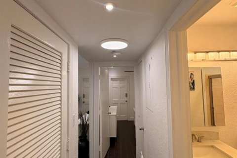 Condominio en alquiler en Fort Lauderdale, Florida, 2 dormitorios, 55.74 m2 № 2085952 - foto 19